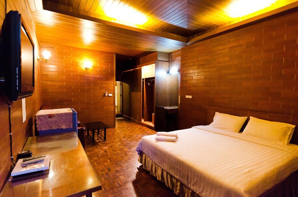 Eight Plus Hotel 曼谷 外观 照片